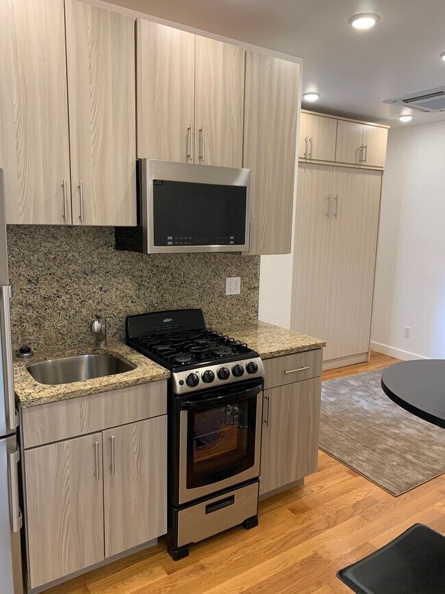 Building Photo - CHELSEA/BOSTON NO BROKER OR RENTAL FEES !!...
