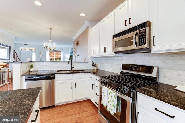 Building Photo - 575 Edmonton Terrace NE