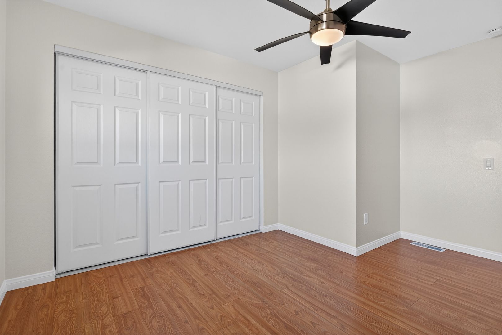 Building Photo - 2884 La Salle Ave