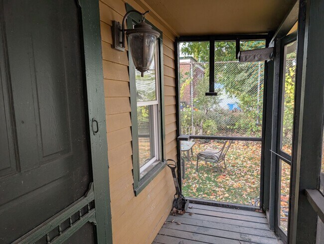 Building Photo - 2484 W 10th St