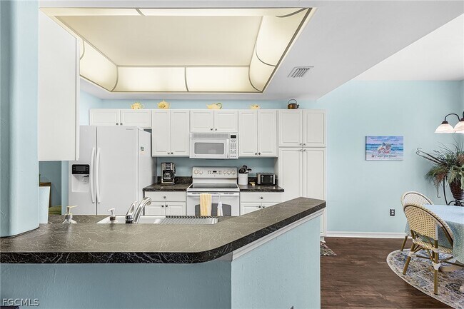 Building Photo - 2620 Somerville Loop