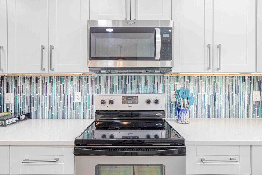 Building Photo - 22 Waynel Cir SE