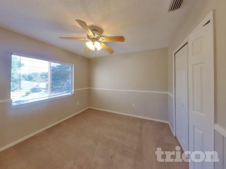 Building Photo - 417 Abigail Rd