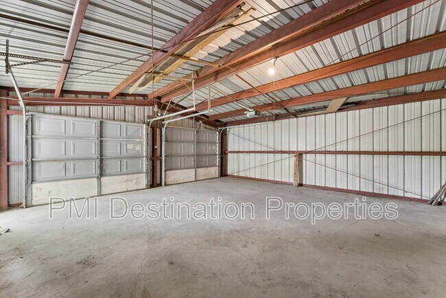 Building Photo - 204 Bury St