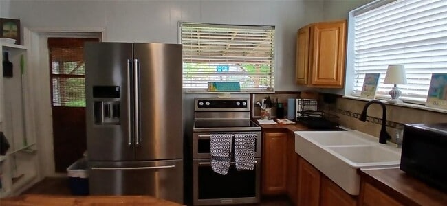Building Photo - 1209 Bay Palm Blvd