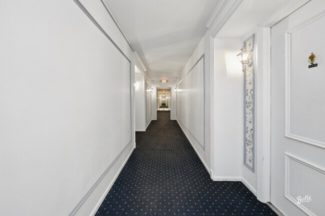 Building Photo - 5500 Carriage Way Dr