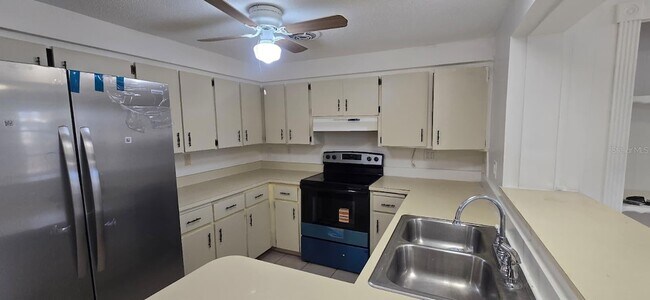 Building Photo - 36 Tulane Rd