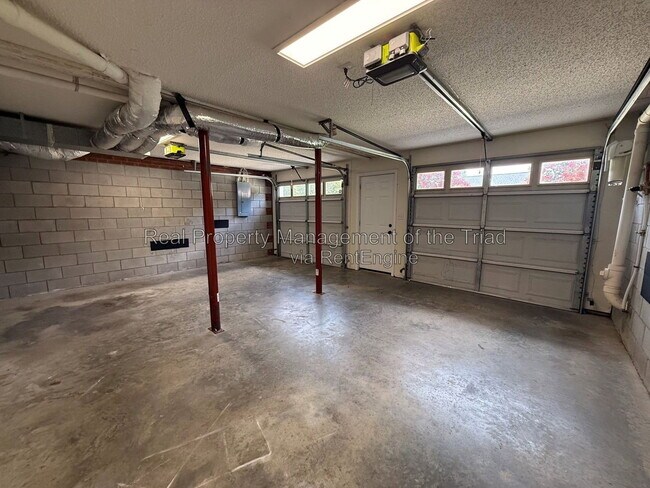 Building Photo - 2740 Bridgeport Dr