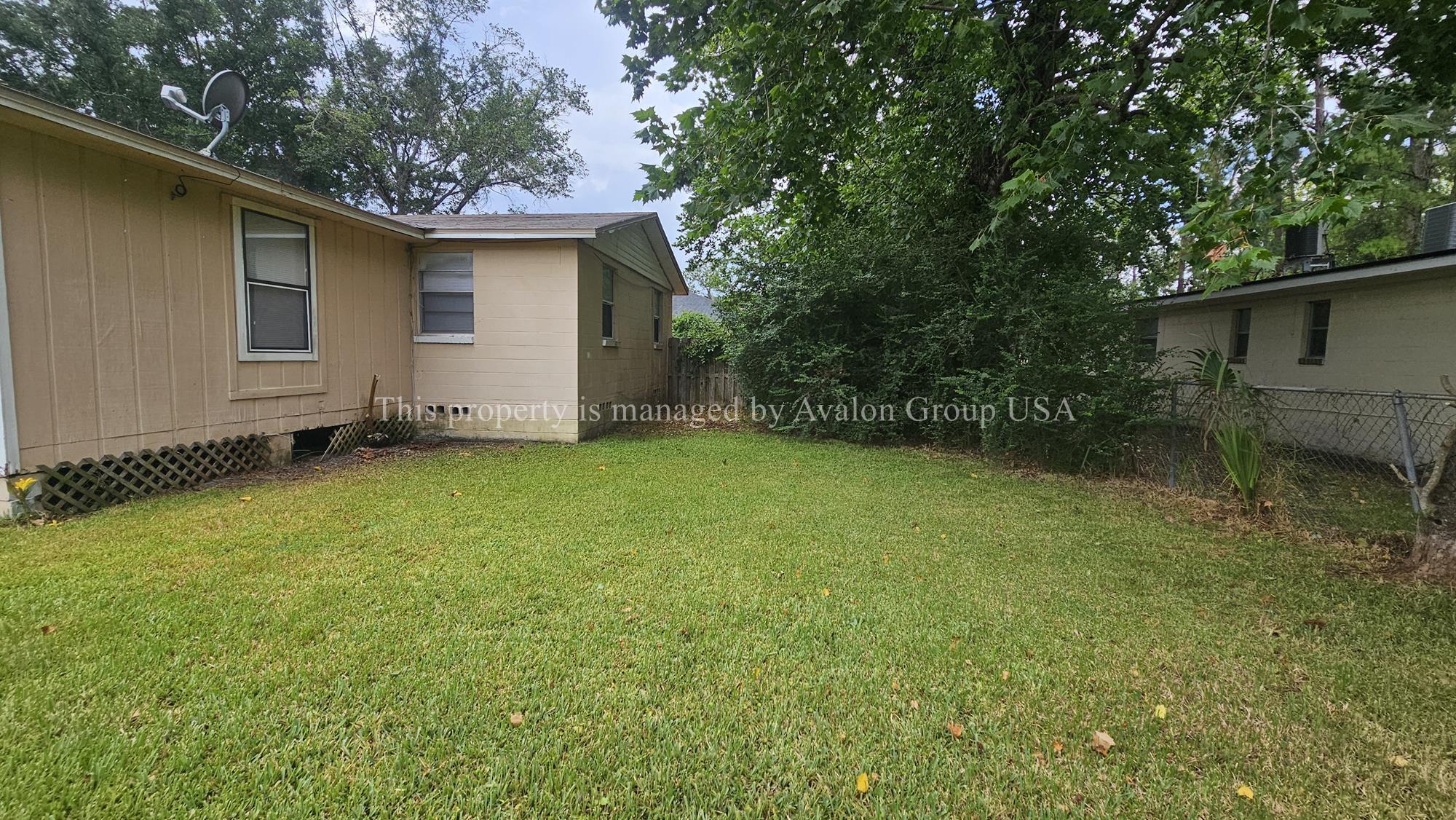 Building Photo - 1453 Winnebago Ave