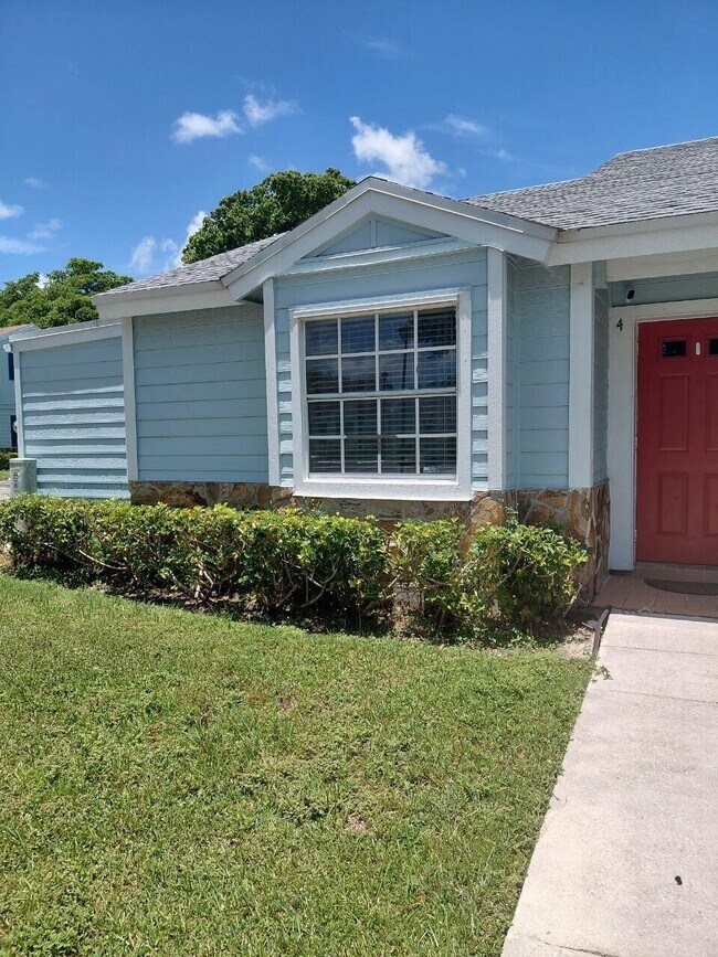 Building Photo - 13776 SW 149th Cir Ln
