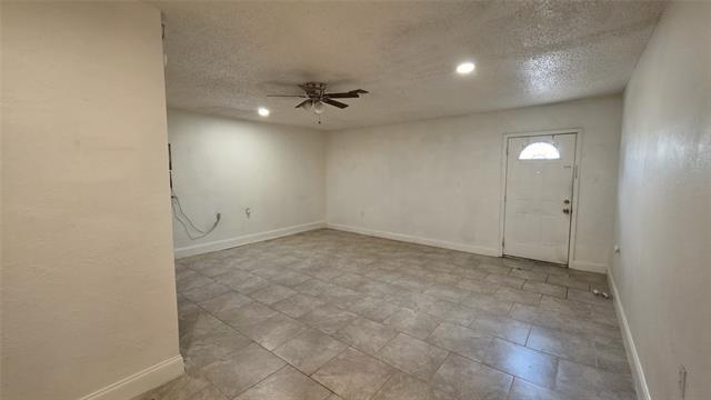 Building Photo - 2018 Steamboat Springs Dr