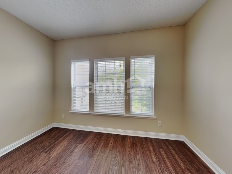 Building Photo - 12587 Majestic Way