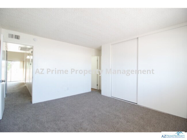 Building Photo - 3421 W Dunlap Ave