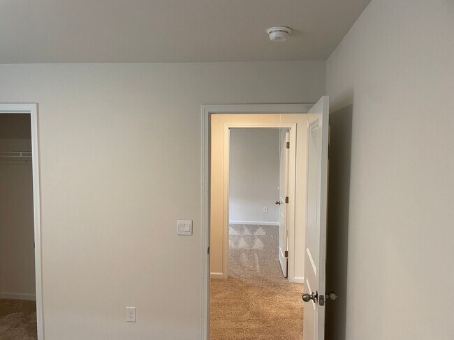 Building Photo - Complimentary Rent for a July ONLY Move in...