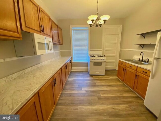 Building Photo - 101 Glen St