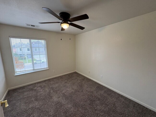 Building Photo - Spectacular home available now in a great neighborhood!