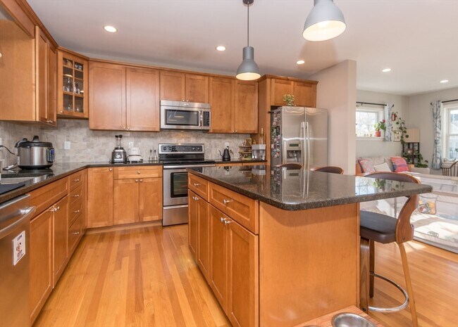 Building Photo - 199 Broadway