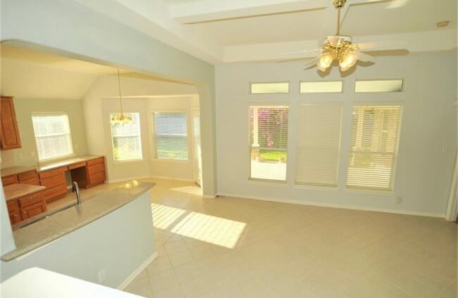 Building Photo - 1030 Walnut Pointe