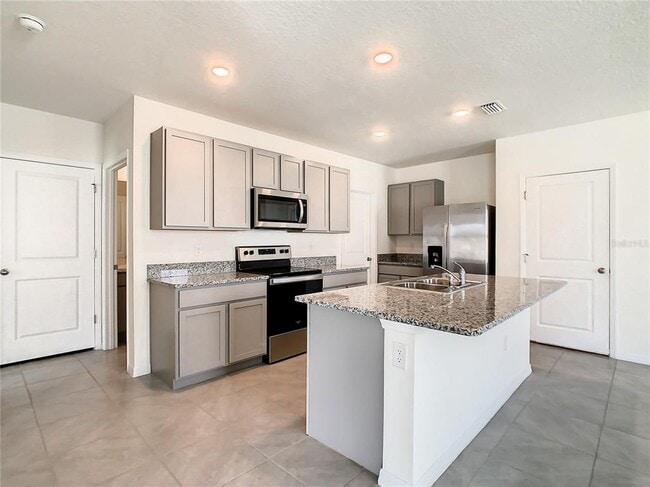 Building Photo - 16506 Mosaic Oar Dr