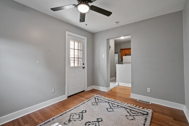 Building Photo - 3 Bedroom House in Southside - Off Street Parking and Central Air