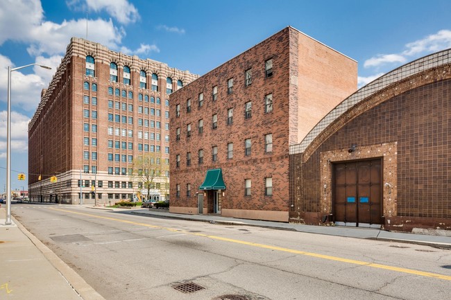 Building Photo - Milwaukee Apartments