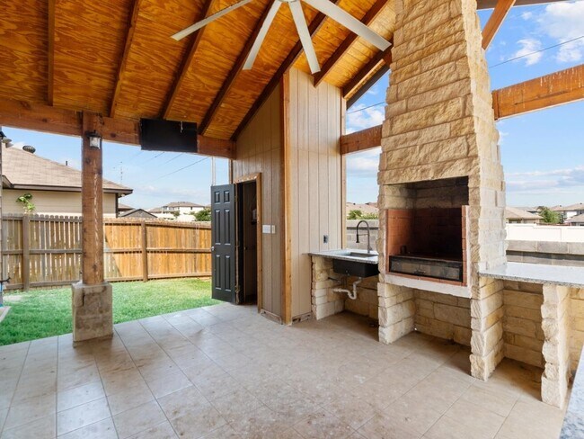 Building Photo - 5618 Lone Star Lp
