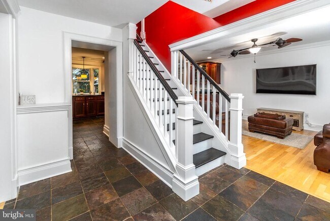 Building Photo - 24 Camelia Ct