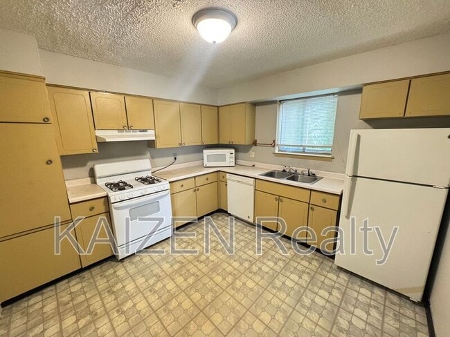 Building Photo - 151 N Belvedere Blvd