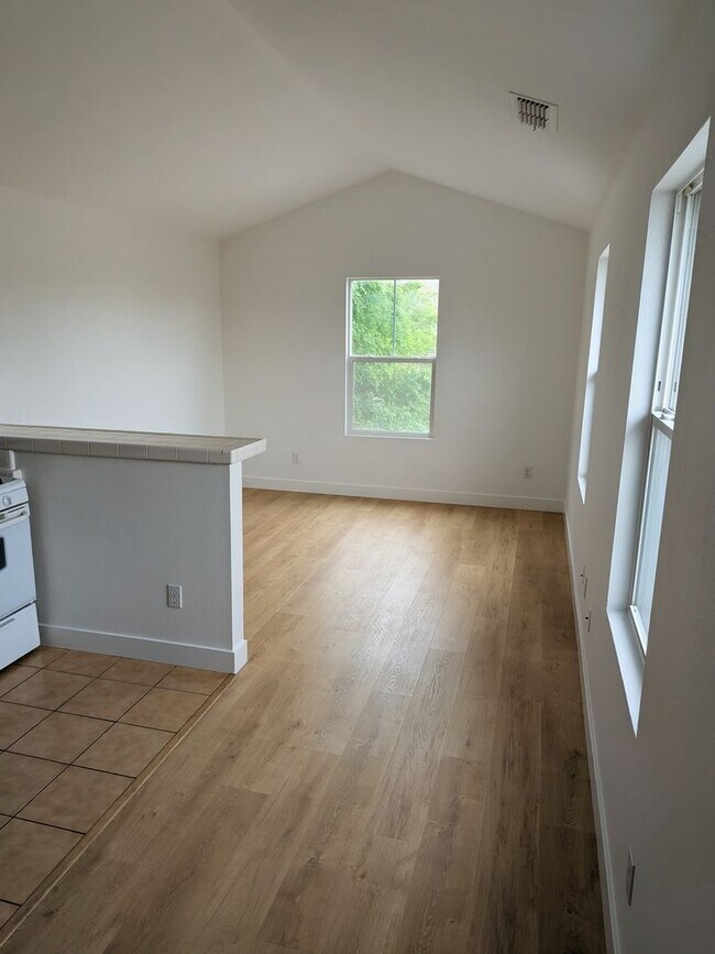 Building Photo - ro2224northview