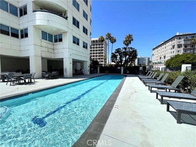 Building Photo - 525 E Seaside Way