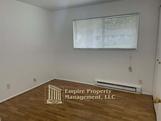 Building Photo - 4830 Center Way