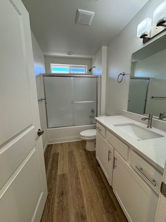 Building Photo - 2429 S Clovis Place-