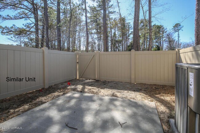 Building Photo - Townhome in Midway Park - Boyington Place!