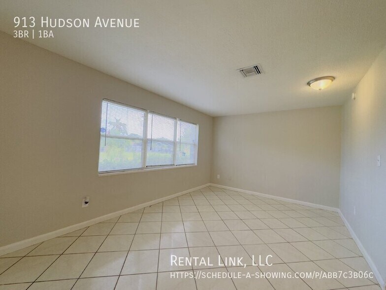 Building Photo - 913 Hudson Ave
