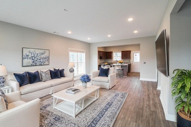 Building Photo - 5007 Cypress Lake Rd