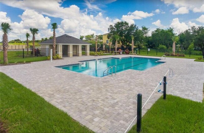 Building Photo - 541 Madison Dr