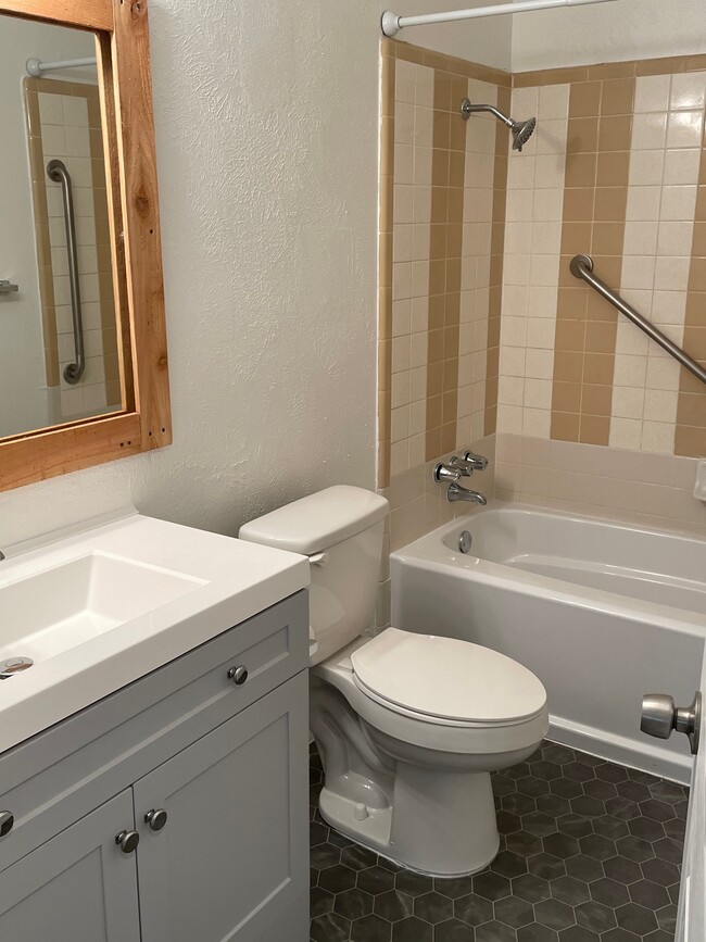 Building Photo - 3461 Cherrywood Ln