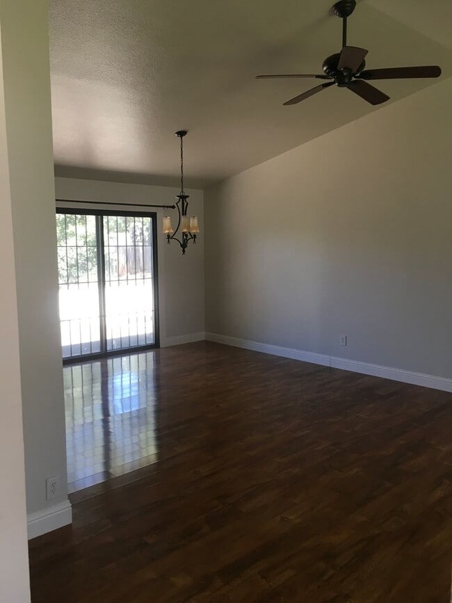 Building Photo - Oak Haven Neighborhood 3 bedroom  in Cul-De-Sac
