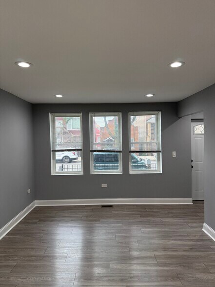 Building Photo - 2251 W Cullerton St