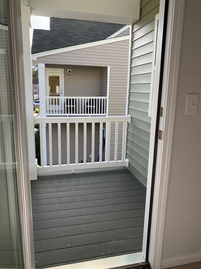 Building Photo - 235 Spencer Cir