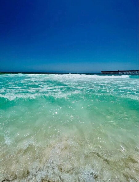 Building Photo - 2751 Bay Club Dr