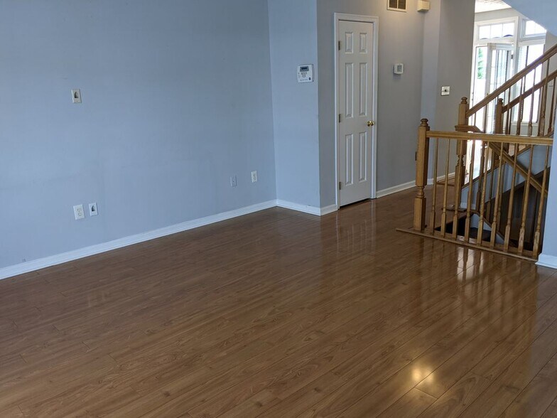 Building Photo - 307 Timberbrook Ct