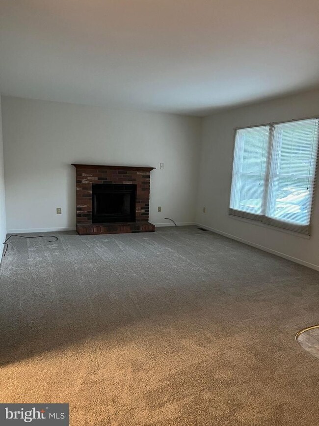 Building Photo - Welcome to Lake of the Woods!  An amazing community!