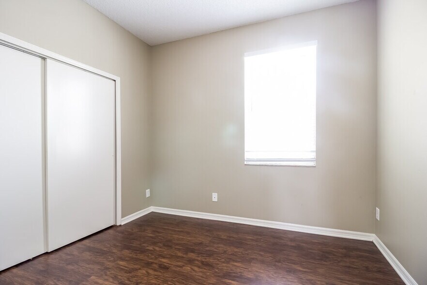 Building Photo - 120 Portstewart Dr
