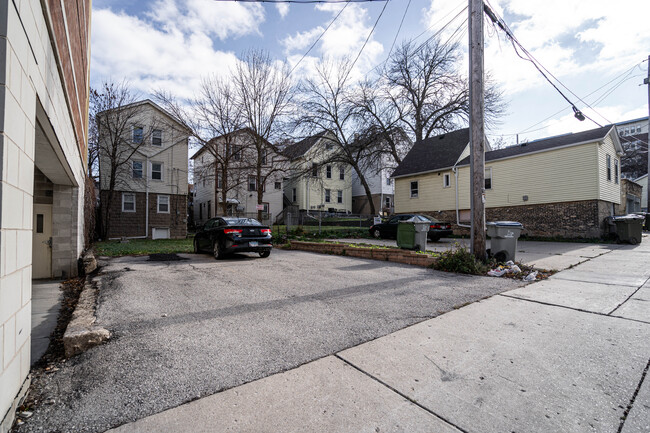 Building Photo - 1529 N Jefferson St