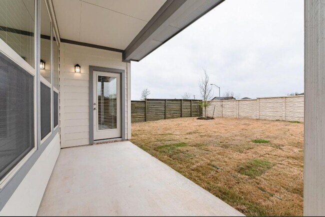 Building Photo - 3651 Sandy Brook Dr