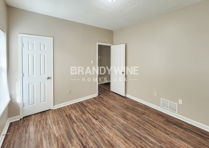 Building Photo - 4407 Pecan Creek Cir S