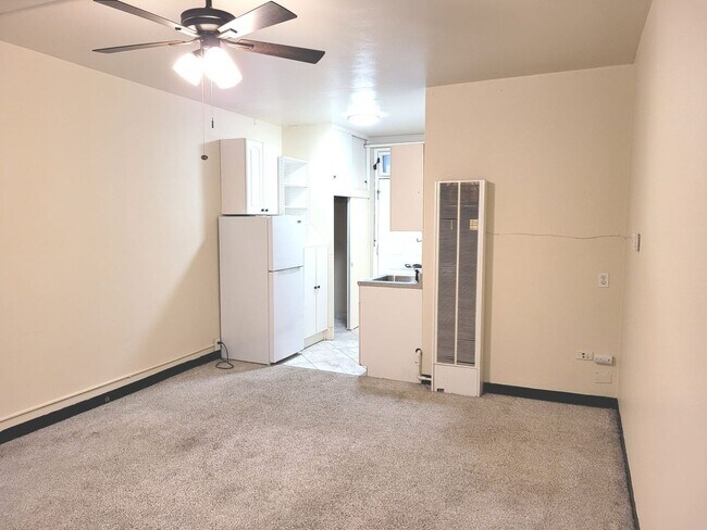 Interior Photo - 1026 Lyon