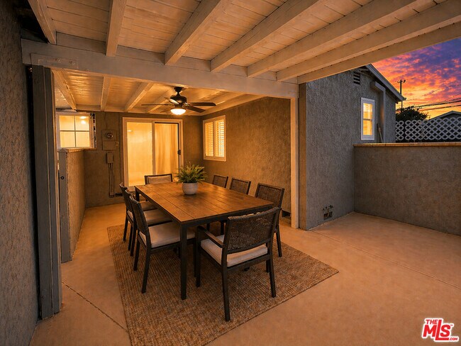 Building Photo - 17345 Hamlin St