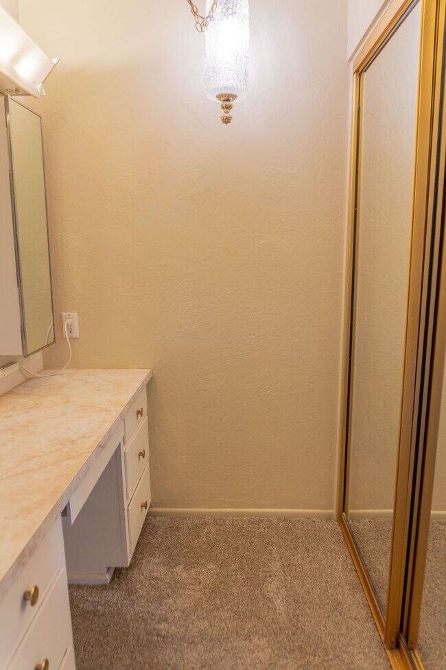 Building Photo - Spacious 3-Bedroom, 4-Bath Vintage Home wi...